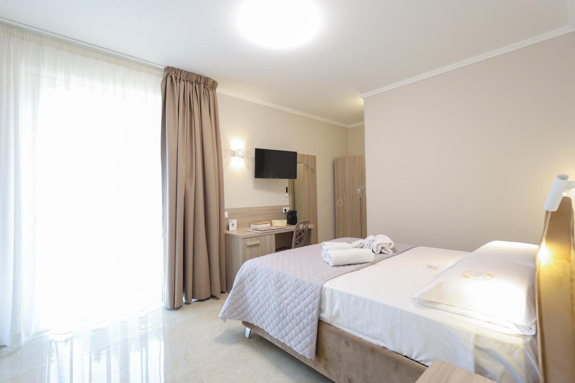 Sara B&B Accommodation Санта-Доменика Экстерьер фото