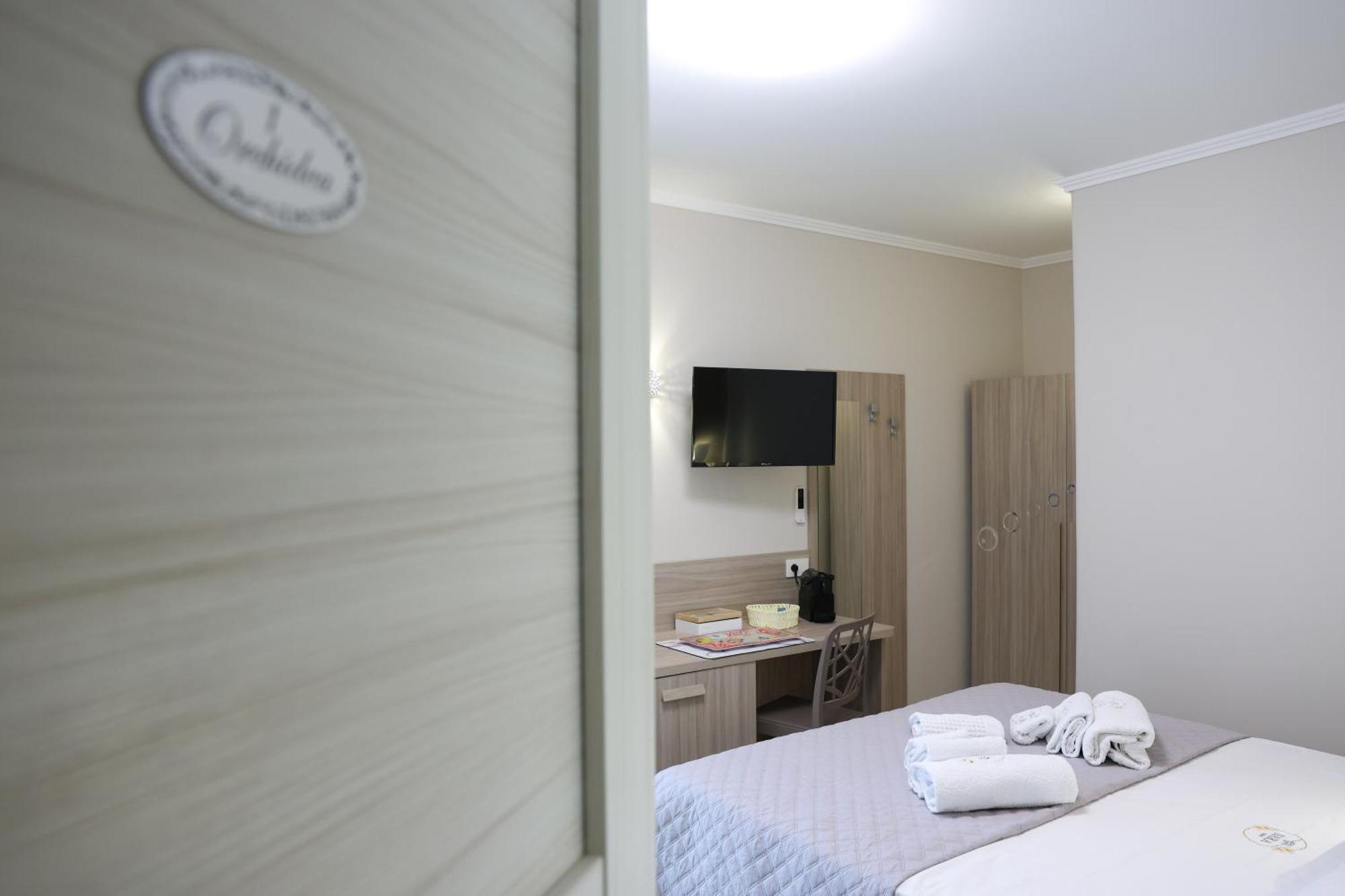 Sara B&B Accommodation Санта-Доменика Экстерьер фото